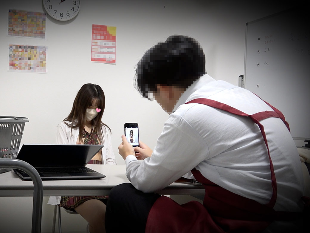 生意気J●お仕置きチカン。スーパーのバックヤードにて。-01-【隠しカメラ編（前編）】